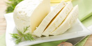 benefícios do queijo cottage