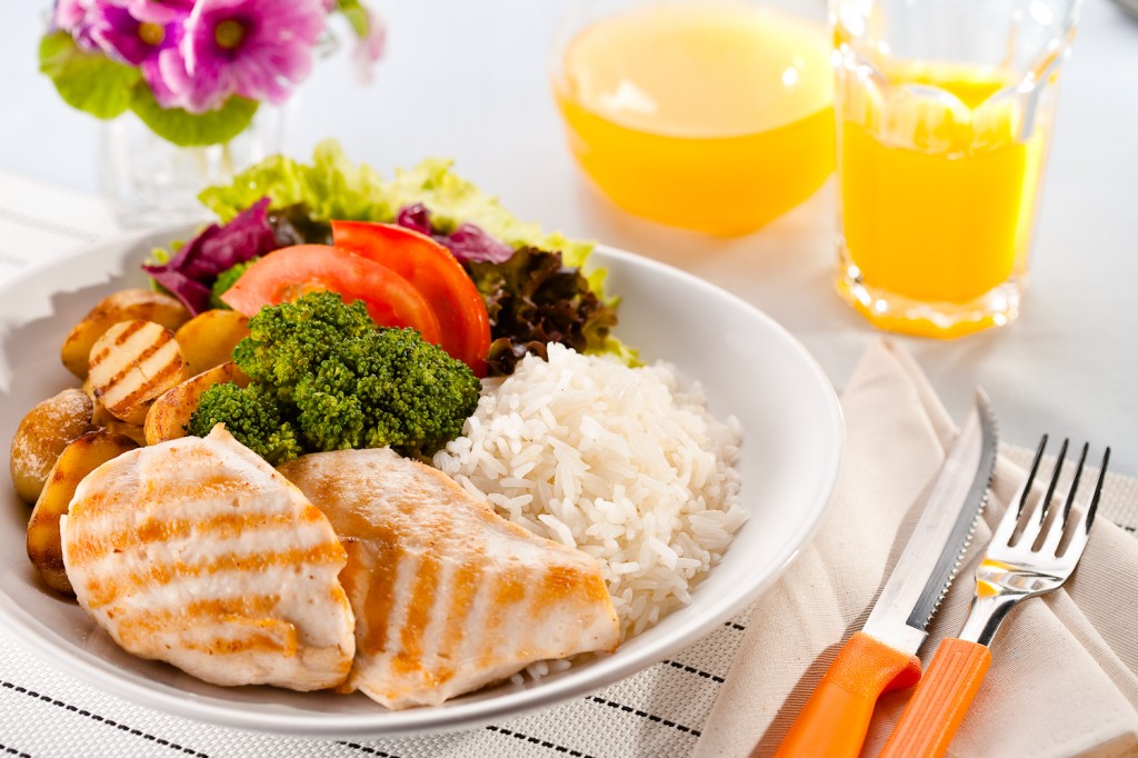 Dieta para ganhar massa muscular: Funciona? alimentos e benefícios