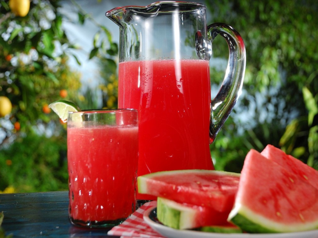 benefícios do suco de melancia