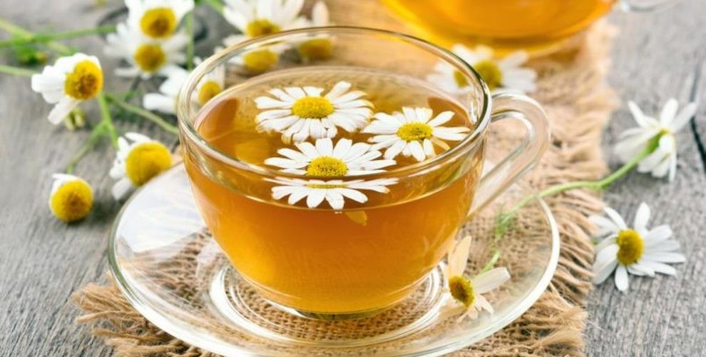 Chá de camomila para febre: como fazer, receitas e dicas