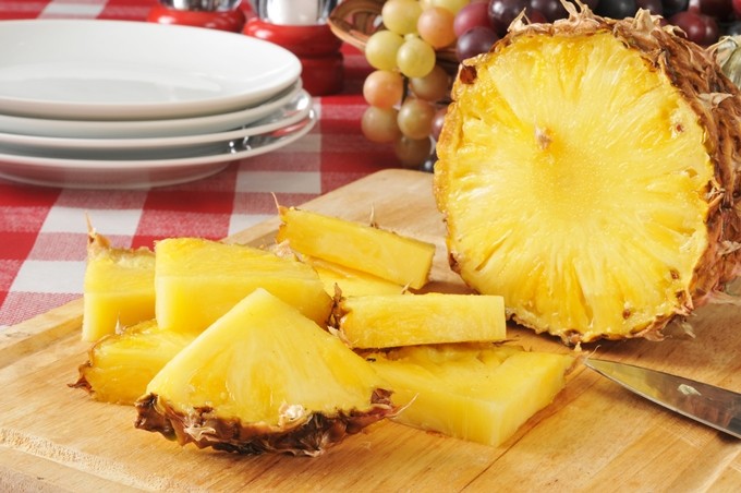 Abacaxi é bom para tosse, pele e anemia: veja os 36 benefícios da fruta