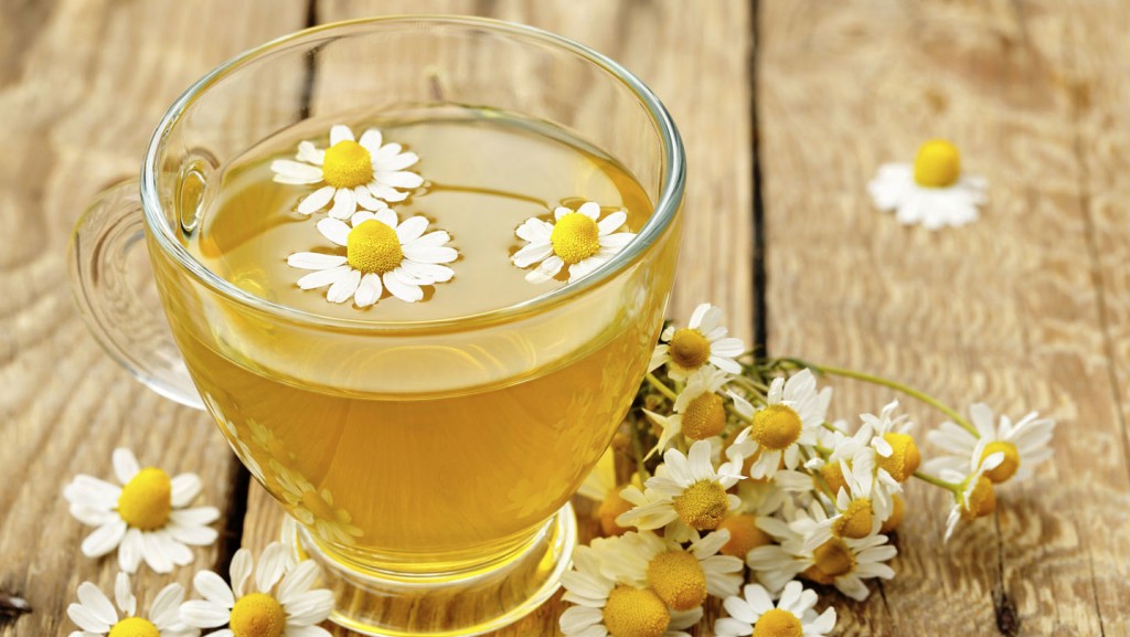 Chá de camomila com mel para tratar a gastrite: como fazer, receitas e dicas