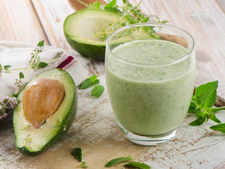 Vitamina de abacate com limão para pressão alta (como fazer e dicas ...