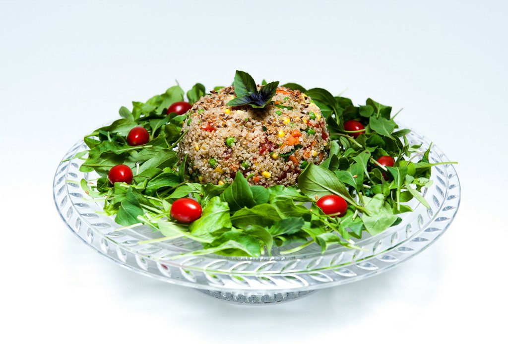 Receita de Salada de Freekeh com Damasco e Macadâmia Para Controlar a Diabetes