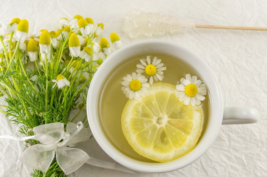 Chá de camomila para tratar refluxo: como fazer, receitas e dicas 