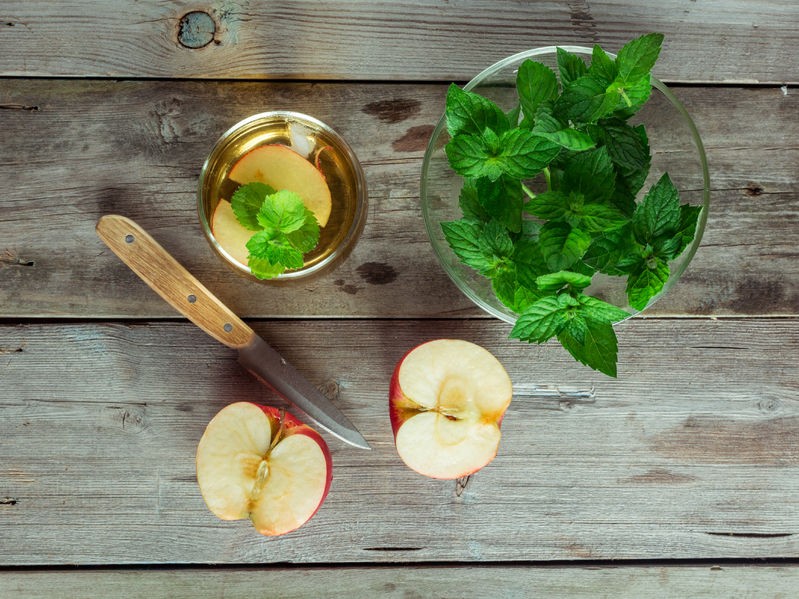 Chá de maçã com hortelã para derreter a gordura (e como fazer)