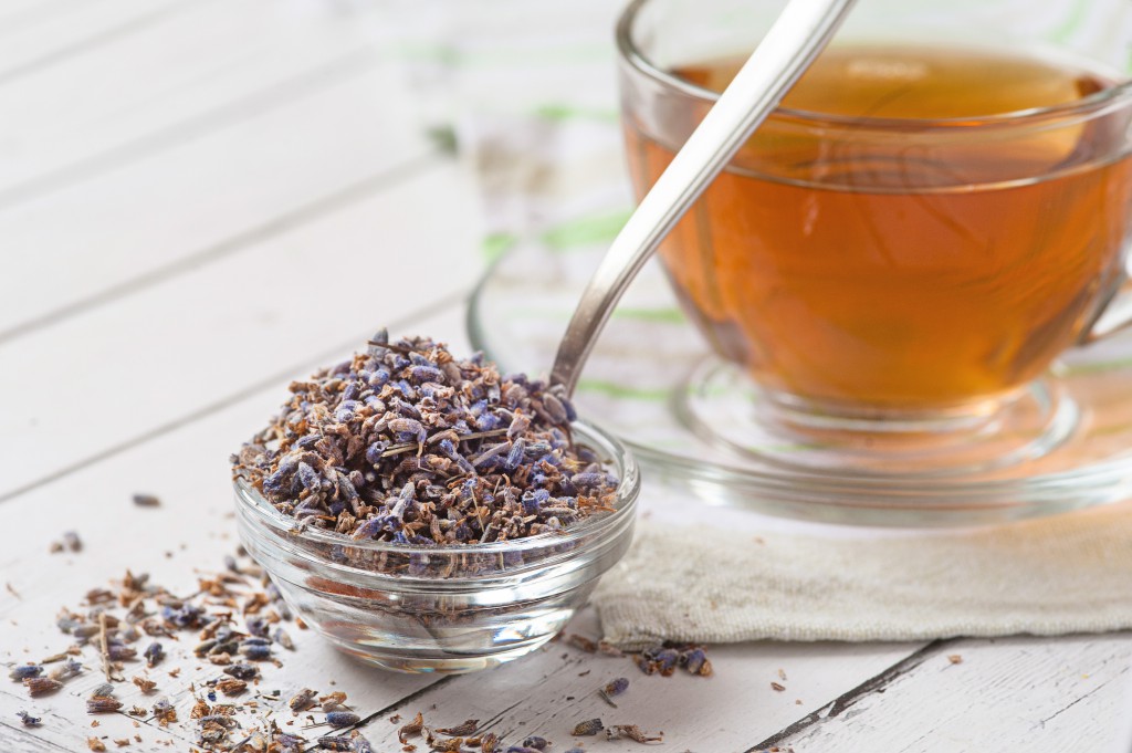 Chá de alfazema para tratar dores de cabeça: como fazer e receitas