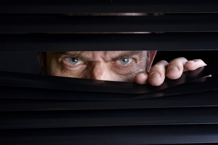 Paranoia O que é, Sintomas, Causas e Tratamentos Dicas de Saúde Paranoia O que é, Sintomas, Causas e Tratamentos Dicas de Saúde
