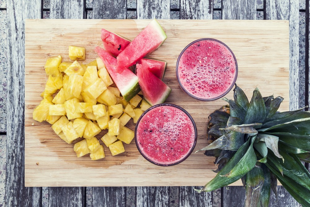 Suco de melancia com abacaxi para limpar os rins (como fazer e receitas)