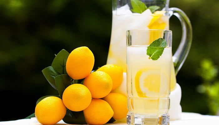 Suco de limão para que serve? é bom para diarreia, gastrite e anemia