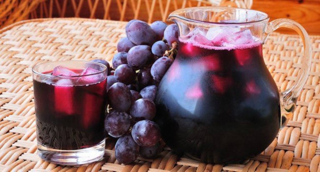 Suco de uva com maçã e limão para limpar o fígado (como fazer e receitas)