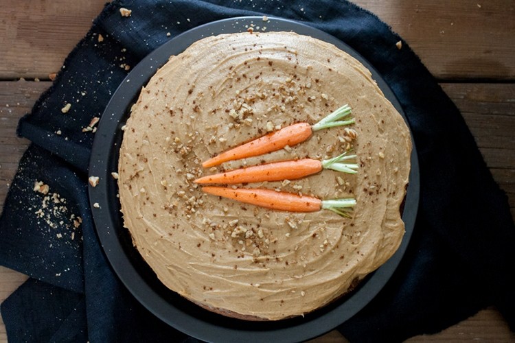 como preparar bolo de cenoura e amendoim