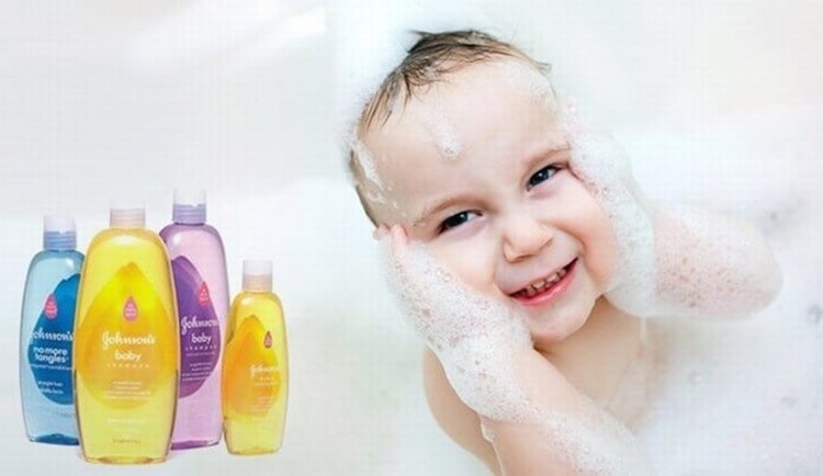 Maneiras de Usar Shampoo de Bebê