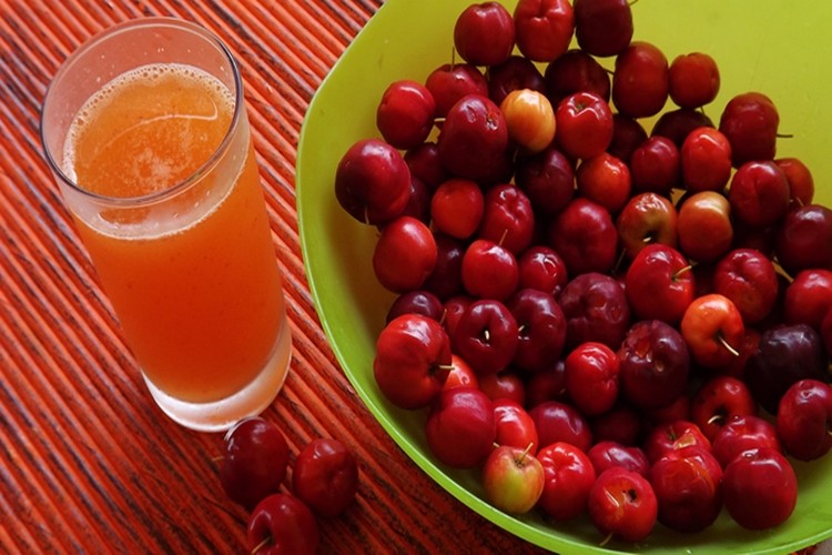 Suco de acerola com morango: Como fazer, benefícios e receitas