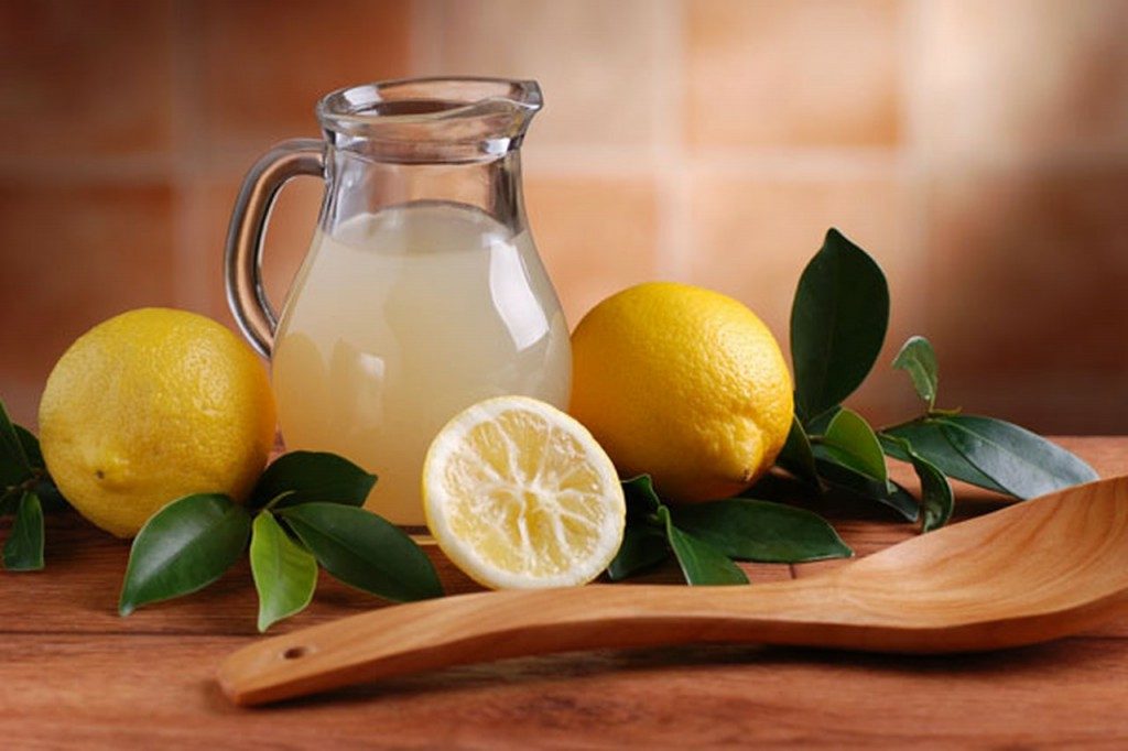 Suco de limão com maçã e couve para hematomas: como fazer, usar e receitas