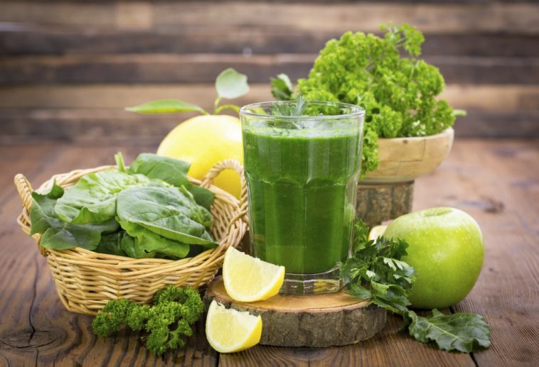 Suco Detox de Couve e Maçã Para Combater os Radicais Livres | Dicas de