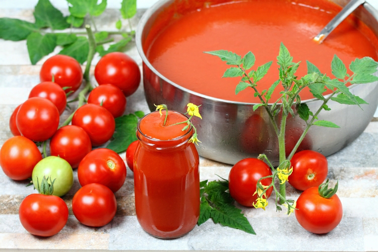 Suco de tomate com goiaba e morango para limpar a pele: como fazer, receitas e dicas