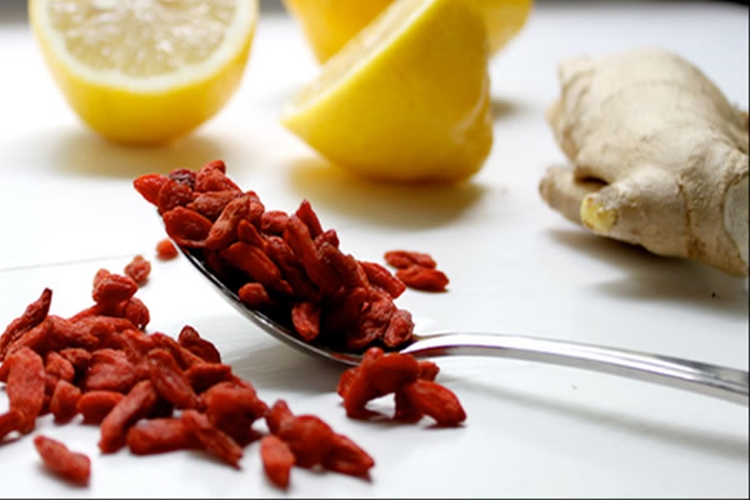 Suco Detox de Gengibre e Goji Berry-2 Suco Detox de Gengibre e Goji Berry-2