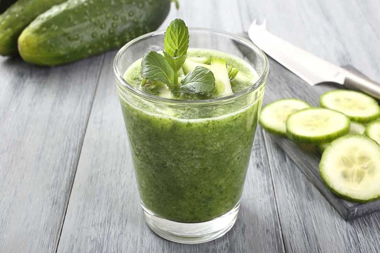 Benefícios do suco de pepino para saúde