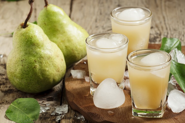 benefícios do suco de pera