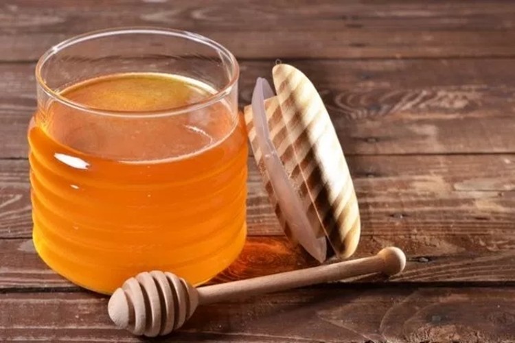 beneficios da agua com mel