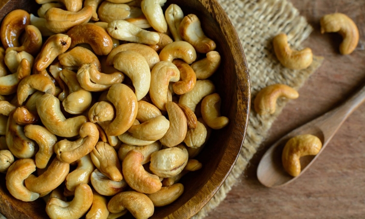 Óleo de Castanha de Caju para que serve? é bom para queda de cabelo e pele