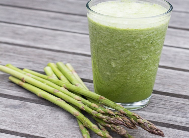 benefícios do suco de aspargo