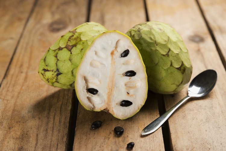 Benefícios da vitamina de cherimoia para saúde