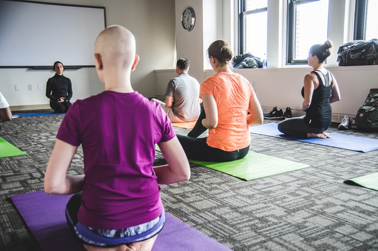 Benefícios do Yoga Para o Câncer Benefícios do Yoga Para o Câncer