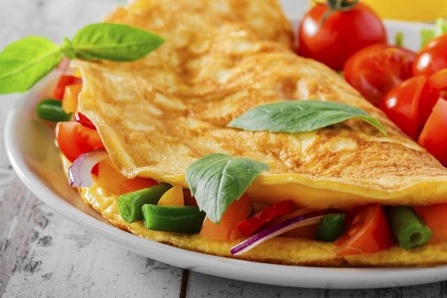 Omelete Com Espinafre e Tomate Omelete Com Espinafre e Tomate