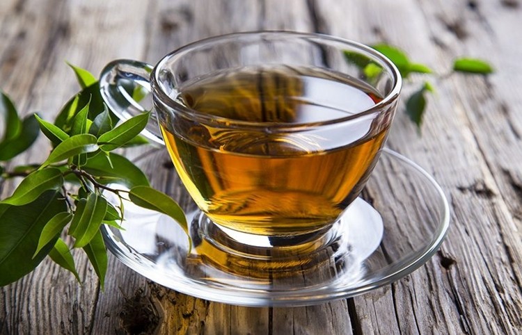 Benefícios do chá de aroeira para saúde