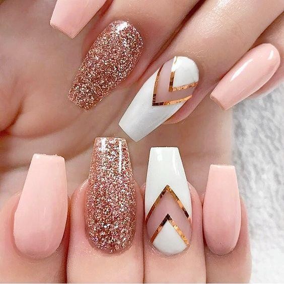 unhas de madrinhas de casamento