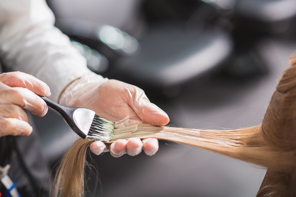 usar tinta de cabelo em casa