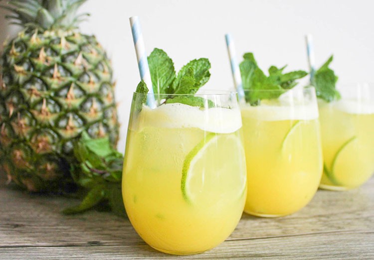 Suco de abacaxi com limão para reduzir o colesterol (receitas e dicas)