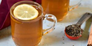 infusão de mel com limão para combater a tosse e o resfriado