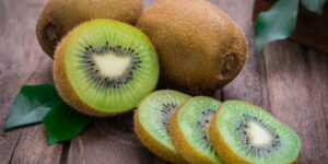 kiwi para tratar gripe e resfriado