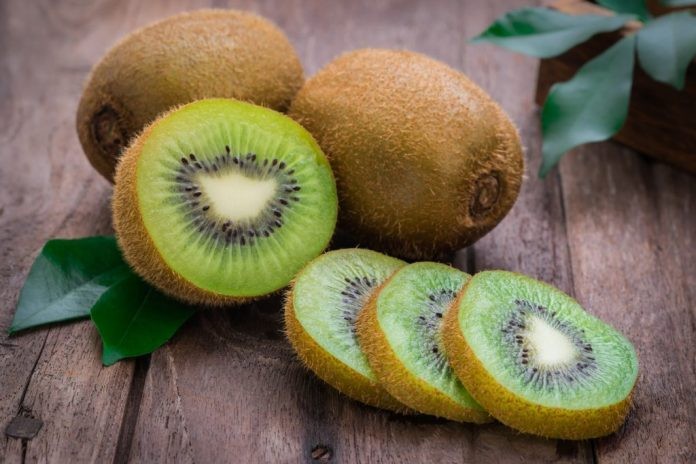 kiwi para tratar gripe e resfriado