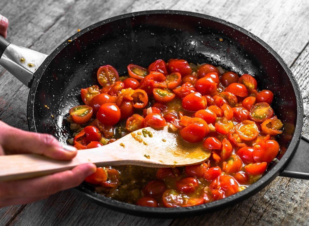 alimentos ácidos podem arruinar sua panela antiaderente