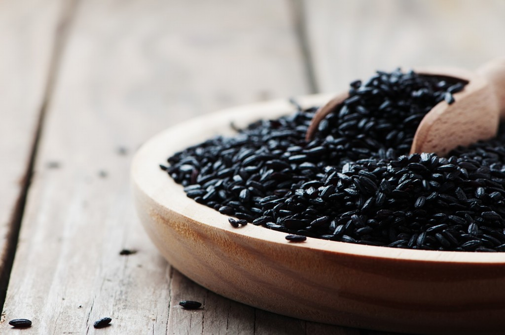 o arroz preto é mais saudável que o arroz branco