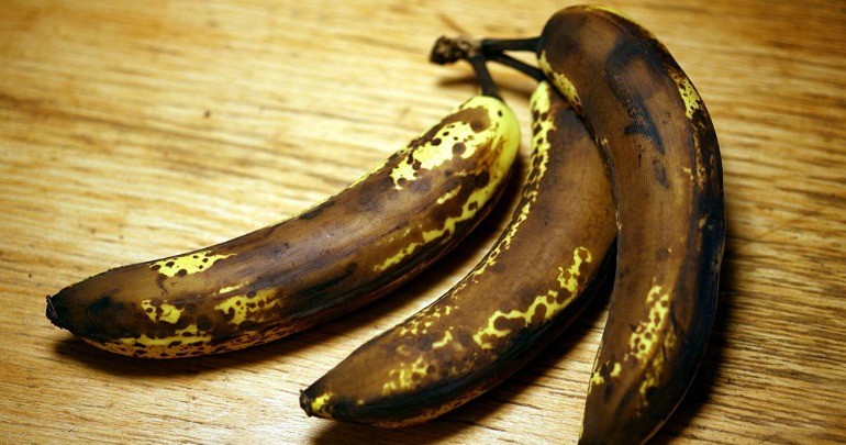 banana com a casca manchada