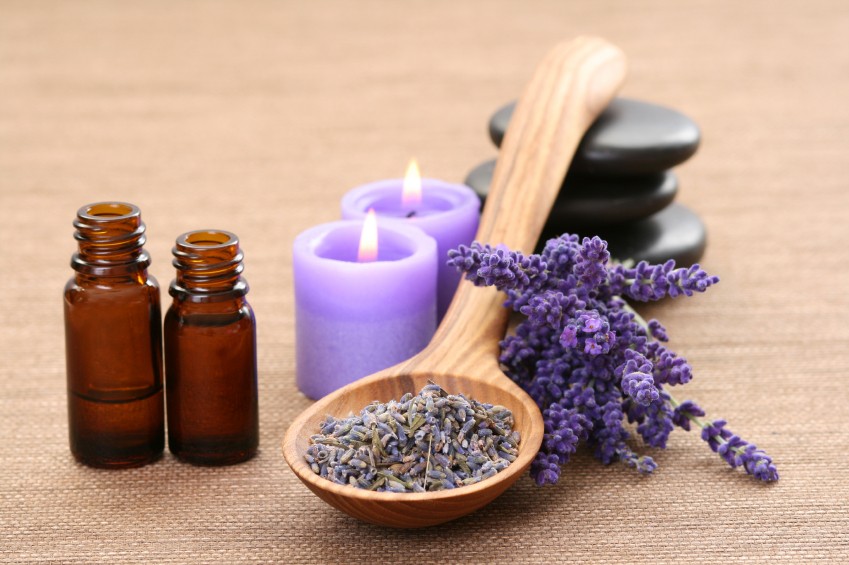 beneficios do oleo essencial de lavanda reduzir o tempo de cicatrizacao