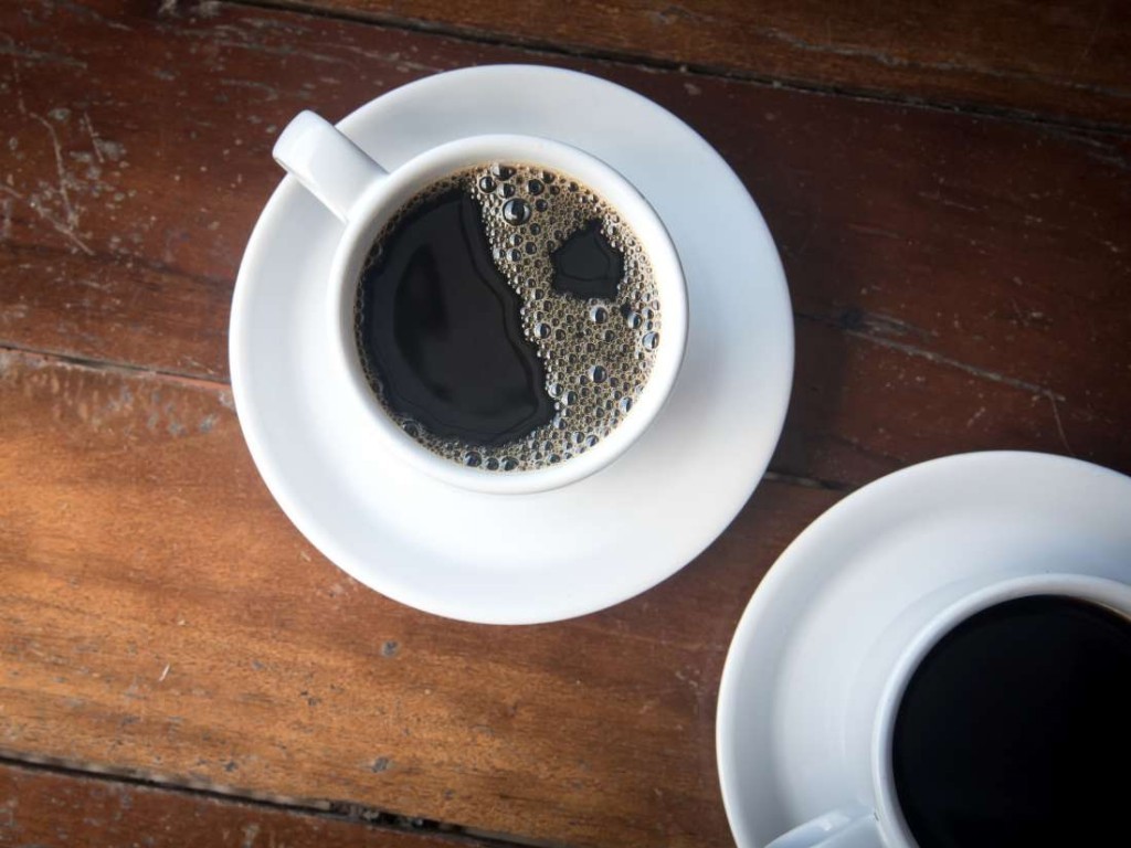 café melhora a função mental e a memória