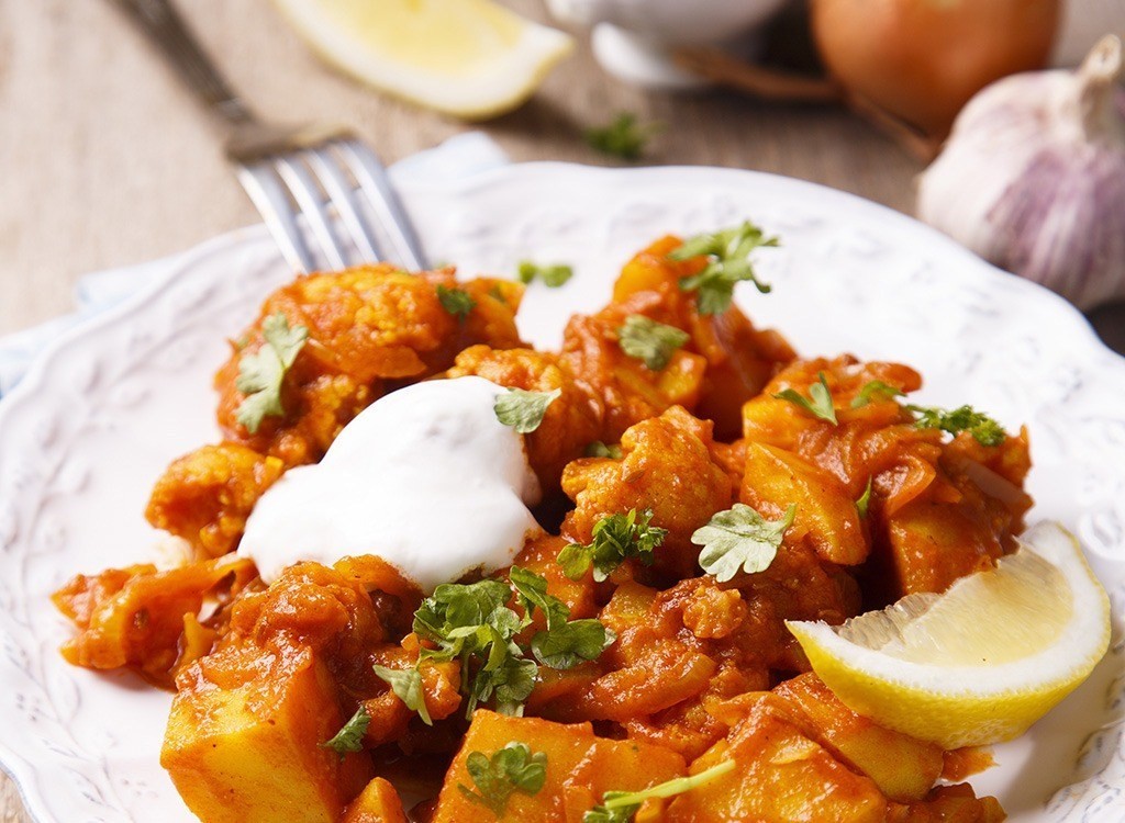 curry e um dos alimentos que podem manchar os dentes