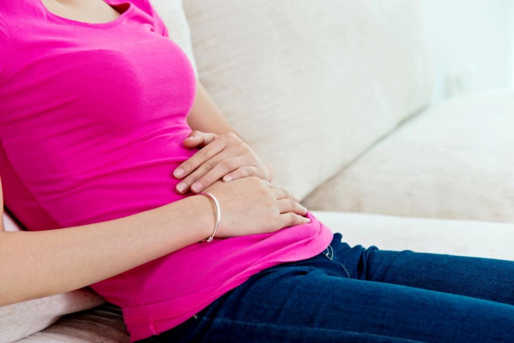 dor abdominal é sintoma de um ataque de vesícula biliar