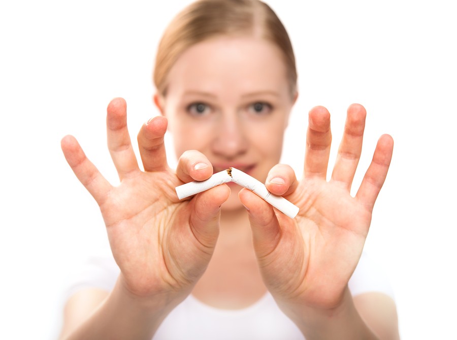 evitar produtos de tabaco para prevenir o mau halito