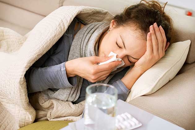 febre, transpiraçao e calafrios são sintomas de pneumonia