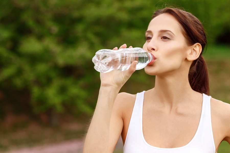 ficar hidratado para prevenir o mau halito