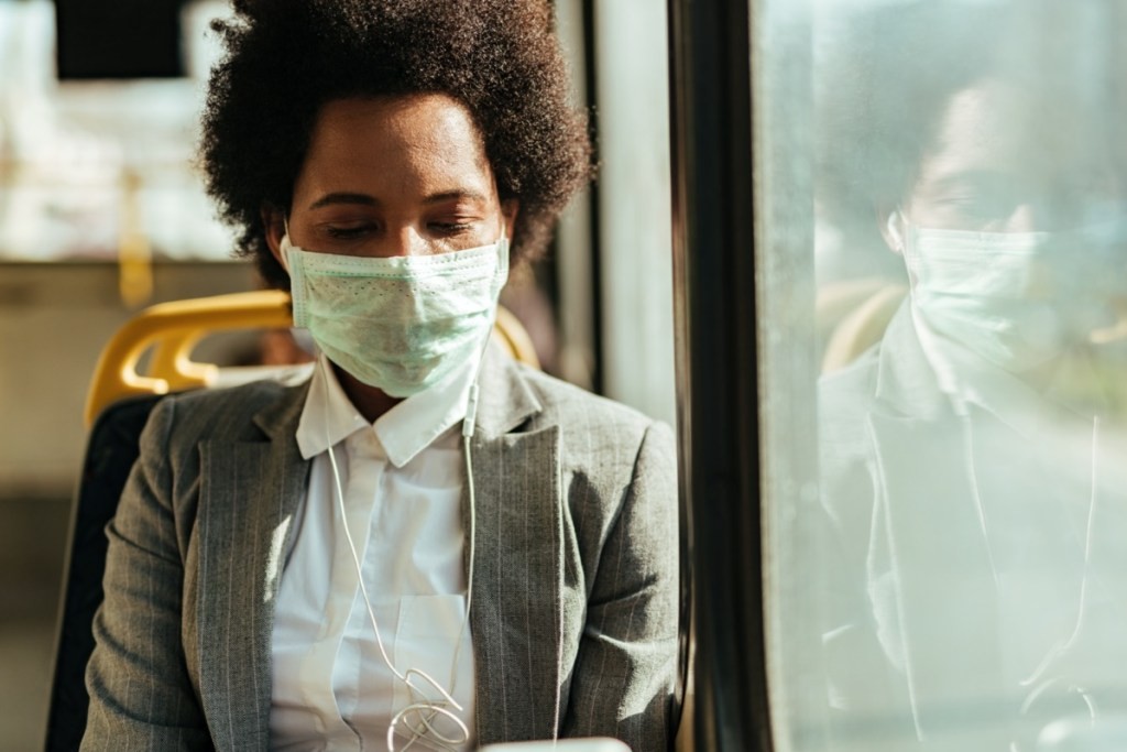 fique longe do transporte publico para nunca contrair o coronavirus