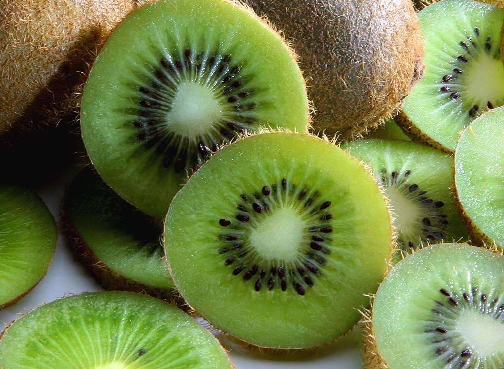 kiwi ajuda aliviar os sintomas de resfriado