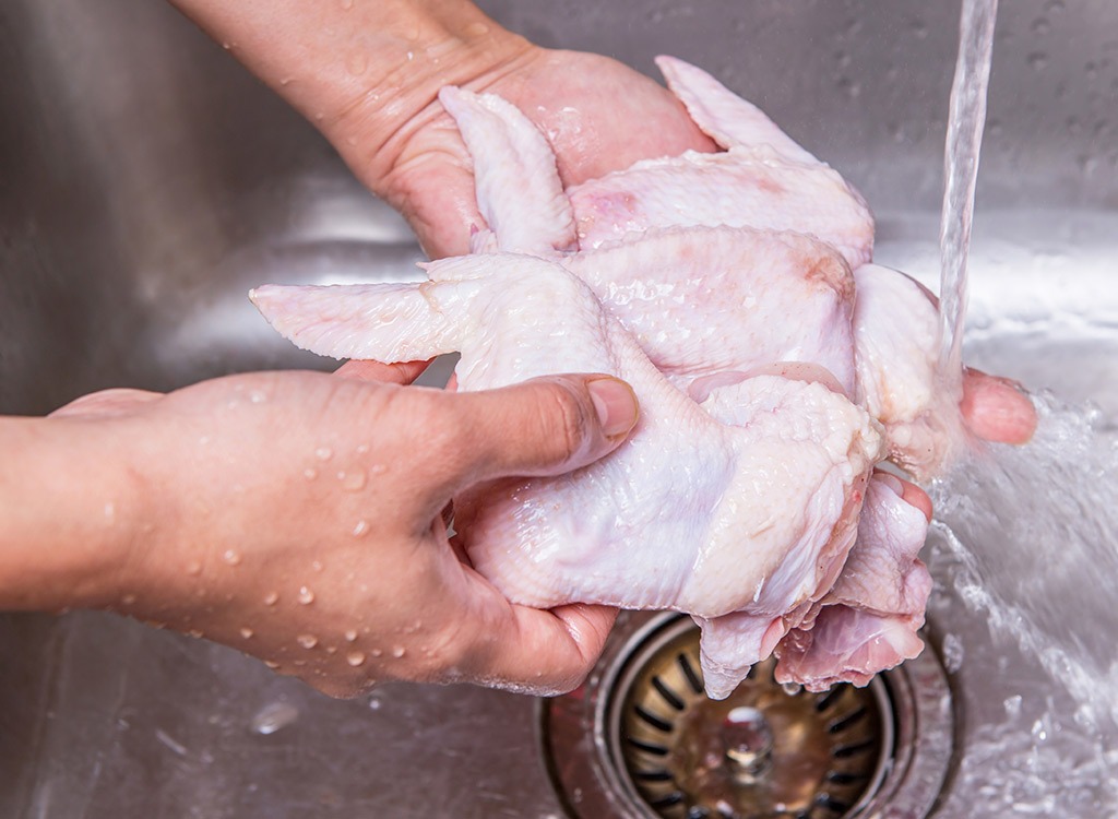 você lava frango antes de cozinhar